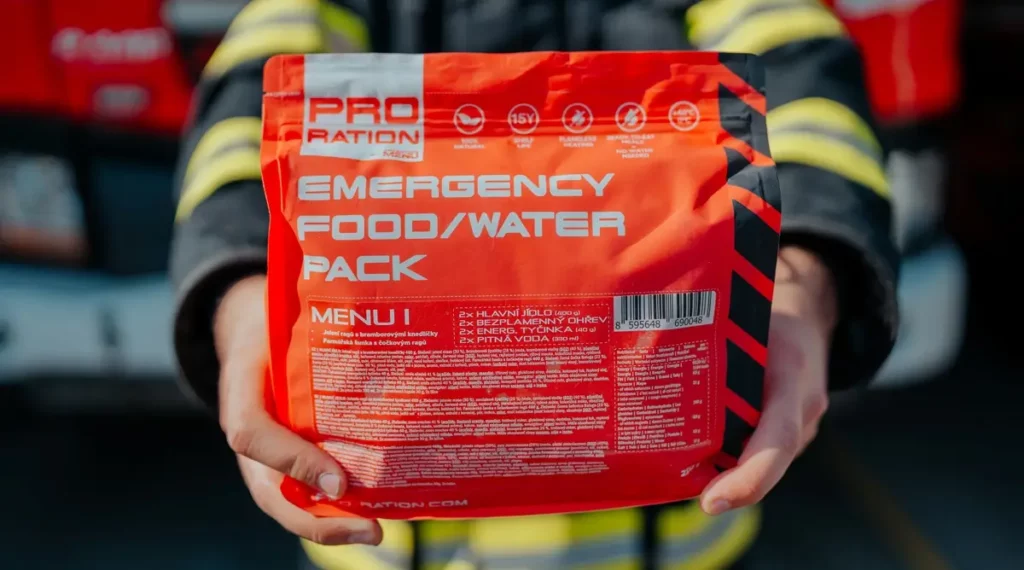 Ration alimentaire d'urgence 24 h PRO-RATION en situation chez les pompiers.