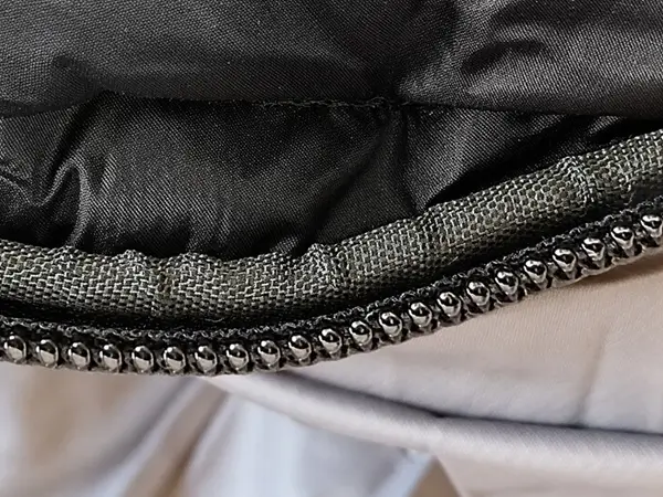 Fermeture YKK anti-coincement du sac de couchage Lodenn.